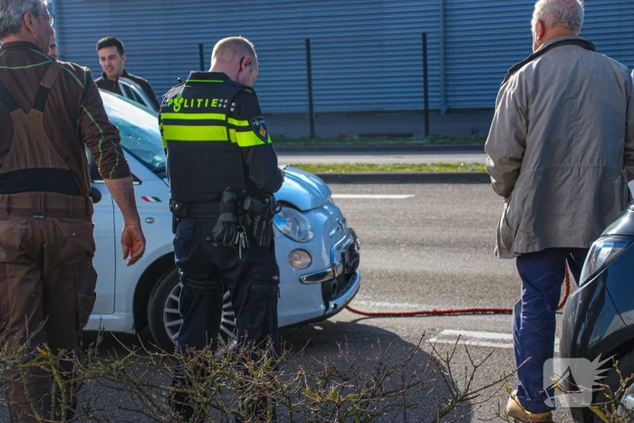Kop-staart aanrijding met meerdere voertuigen