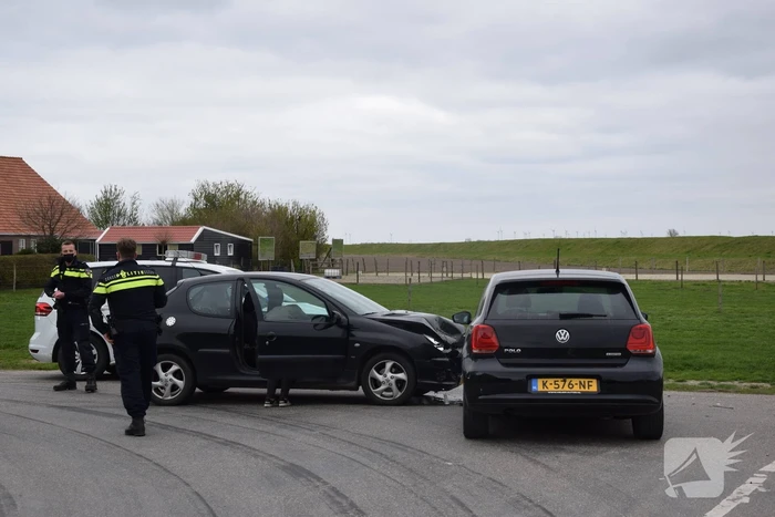 Veel schade bij verkeersongeval
