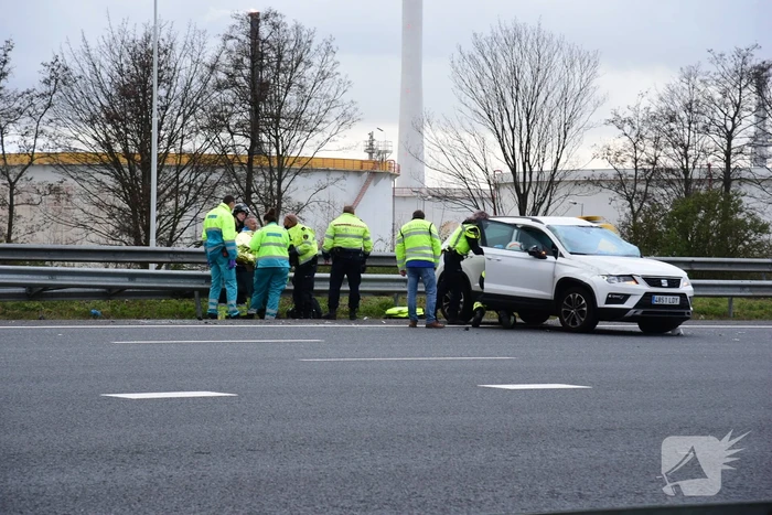 Persoon gewond bij botsing tussen personenauto en vrachtwagen