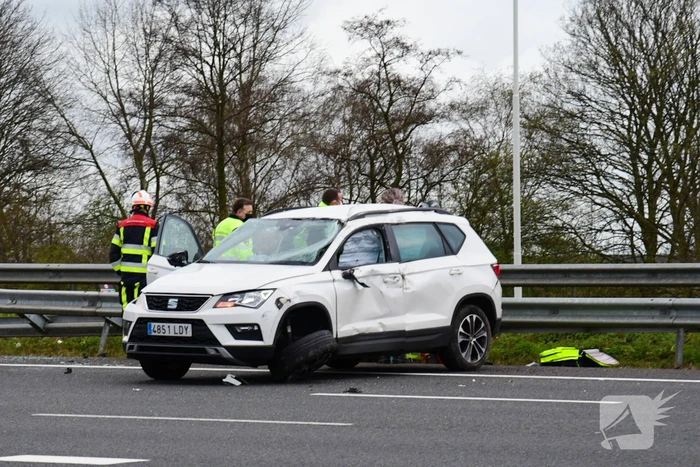 Persoon gewond bij botsing tussen personenauto en vrachtwagen