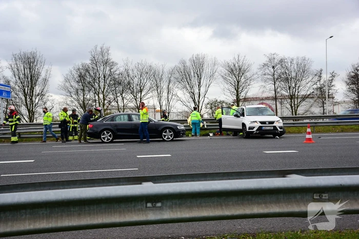 Persoon gewond bij botsing tussen personenauto en vrachtwagen