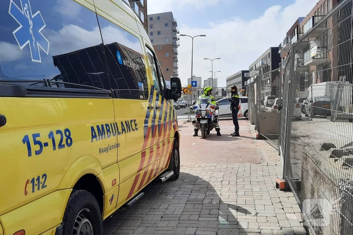 Een gewonde bij botsing tussen twee personenauto's