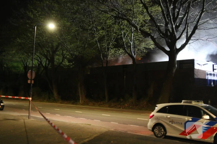 Uitslaande brand in leegstaande loods