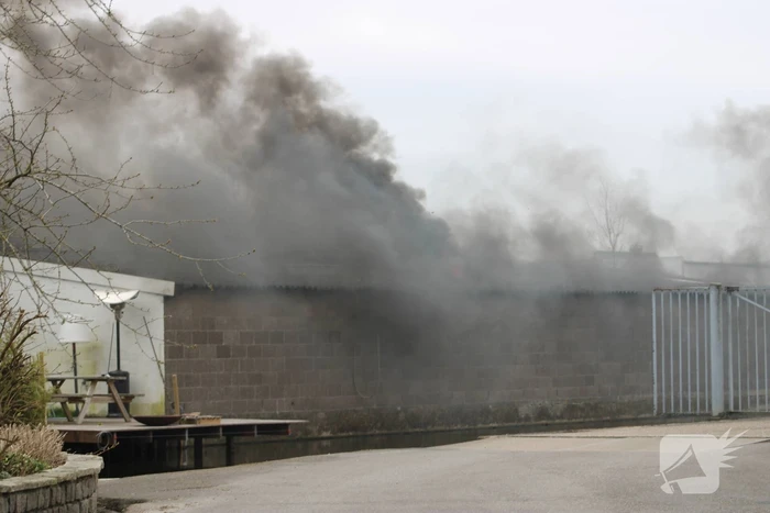 Brand in vrijstaande garageboxen