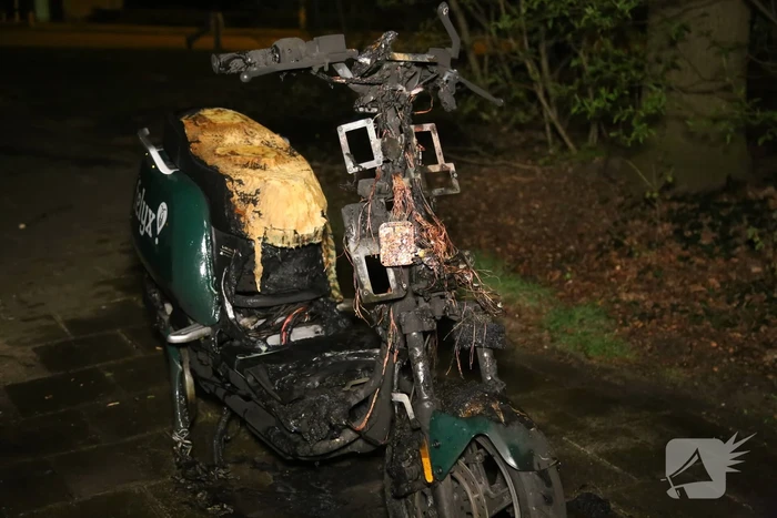 Scooter verwoest door brand