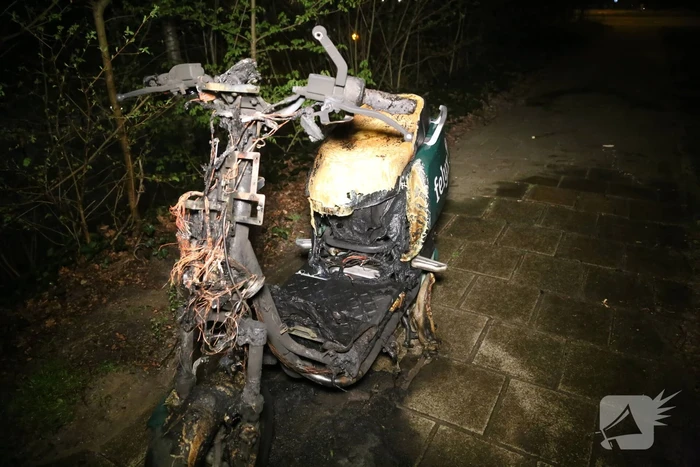 Scooter verwoest door brand