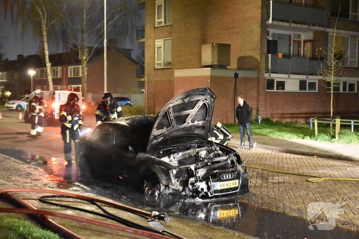 Auto verwoest door brand