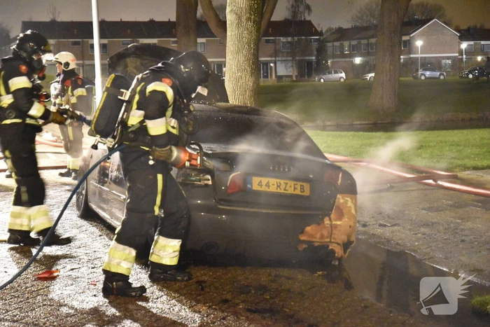 Auto verwoest door brand