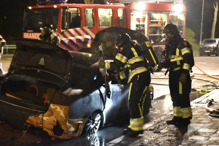 Auto verwoest door brand