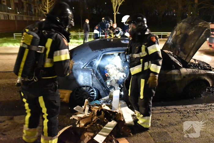 Auto verwoest door brand