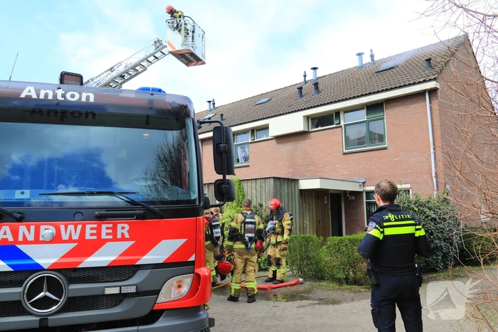 Bewoner aangehouden na brand op zolder