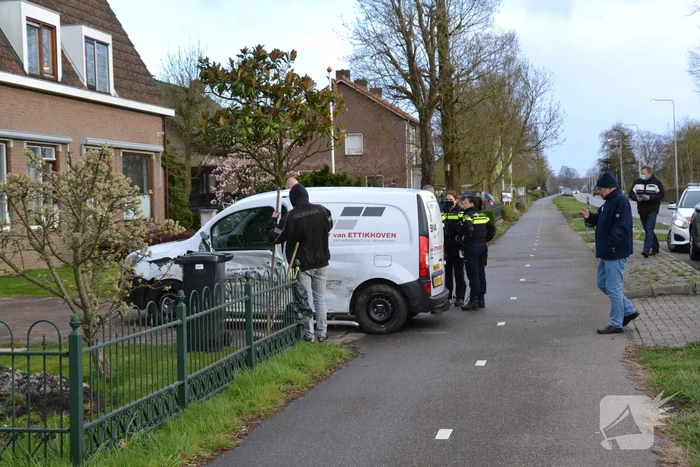 Veel schade bij ongeval tussen vier voertuigen