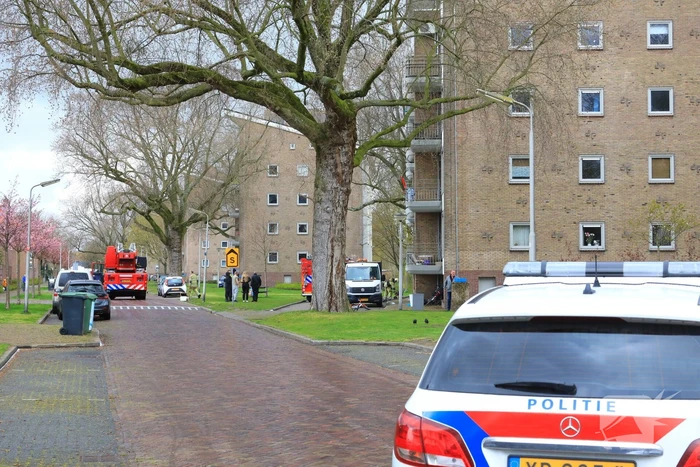 Verdieping flatgebouw ontruimd door brand