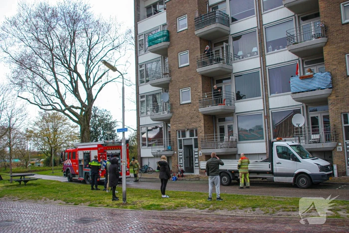 Verdieping flatgebouw ontruimd door brand