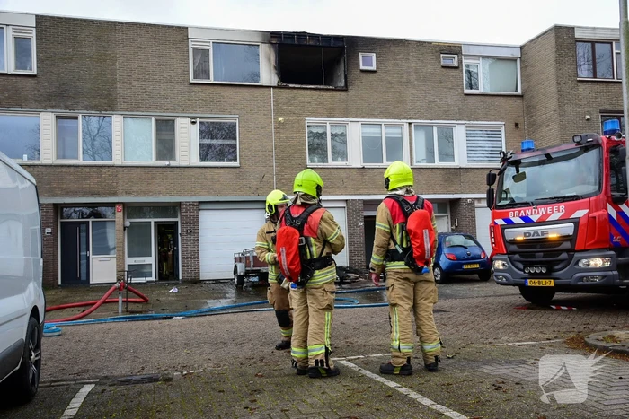 Slaapkamer compleet verwoest door uitslaande brand