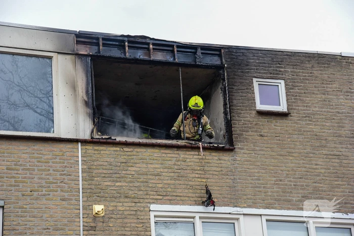 Slaapkamer compleet verwoest door uitslaande brand
