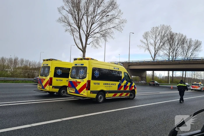 Veel schade na botsing met meerdere voertuigen