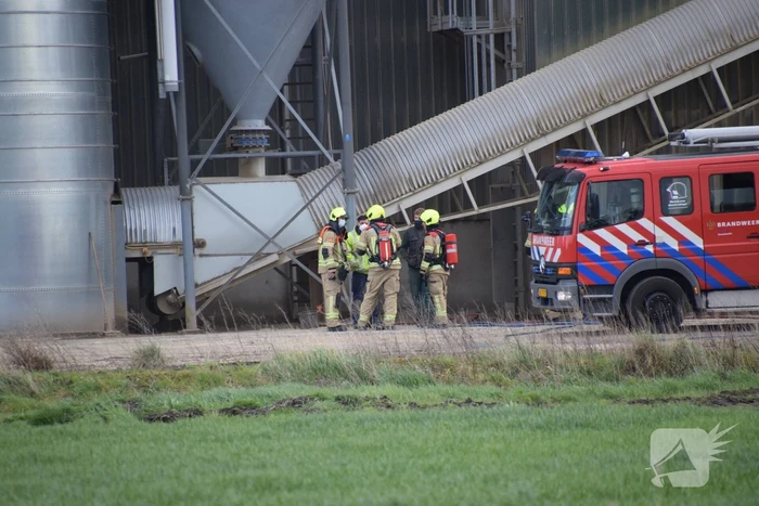 Veel rookontwikkeling bij brand in houtbedrijf