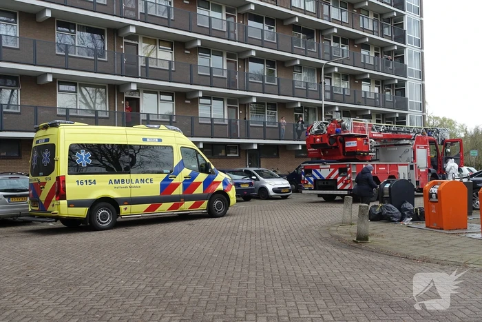 Traumahelikopter landt bij CVV De Jodan Boys