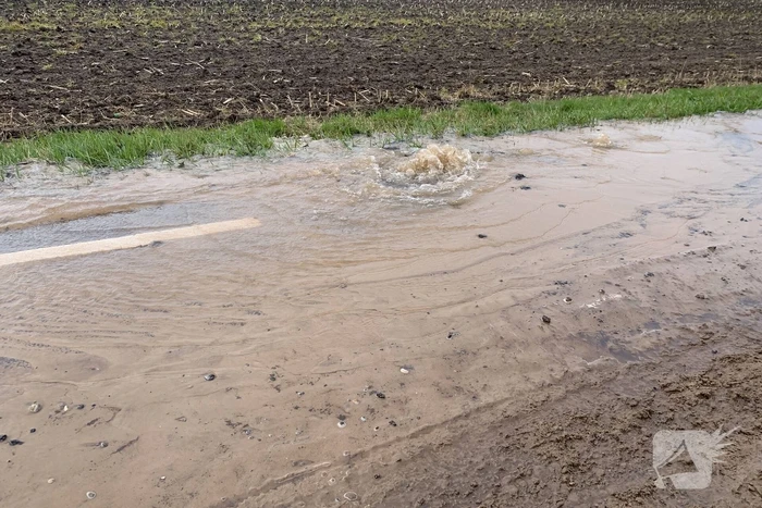 Waterleiding gesprongen in buitengebied