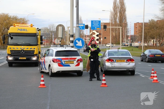 Veel schade na kop-staart botsing tussen twee personenauto