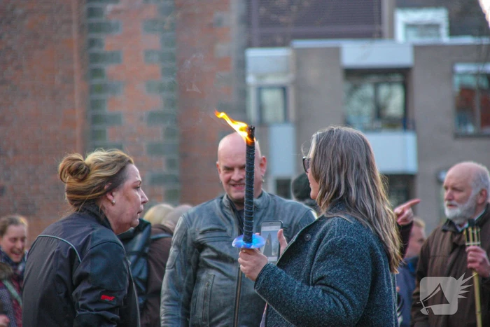 Fakkeltocht tegen coronabeleid en voor het vertrek van Mark Rutte