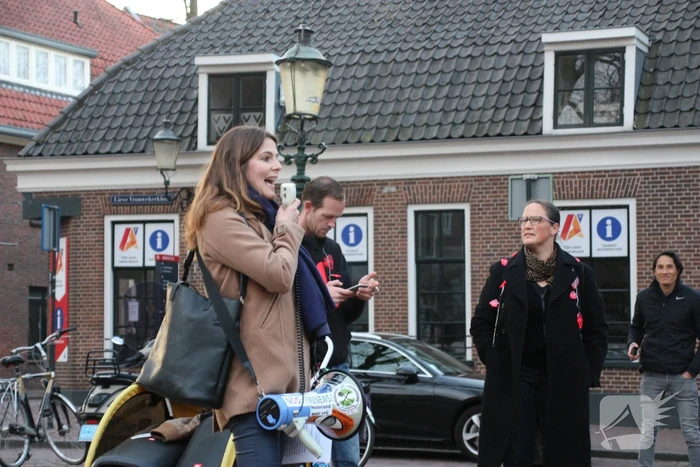 Fakkeltocht tegen coronabeleid en voor het vertrek van Mark Rutte