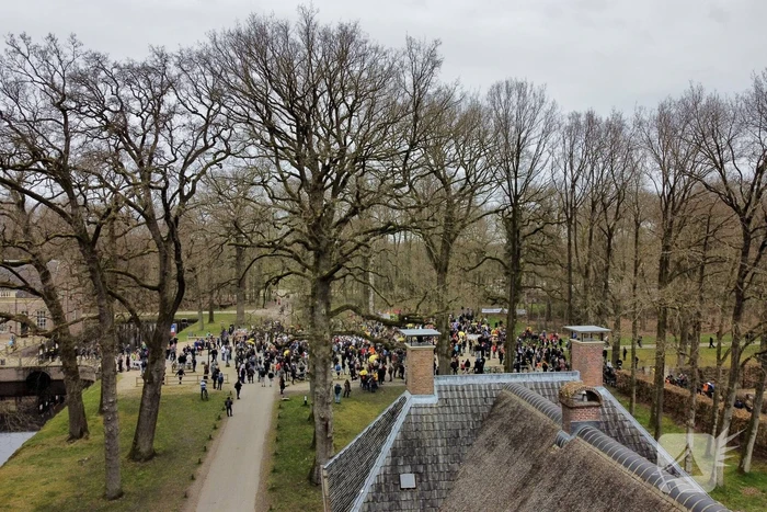 Demonstratie Kasteel Groeneveld tegen coronabeleid