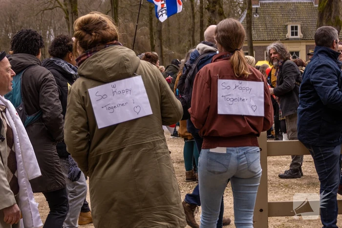 Demonstratie Kasteel Groeneveld tegen coronabeleid