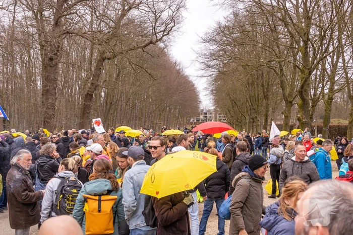 Demonstratie Kasteel Groeneveld tegen coronabeleid