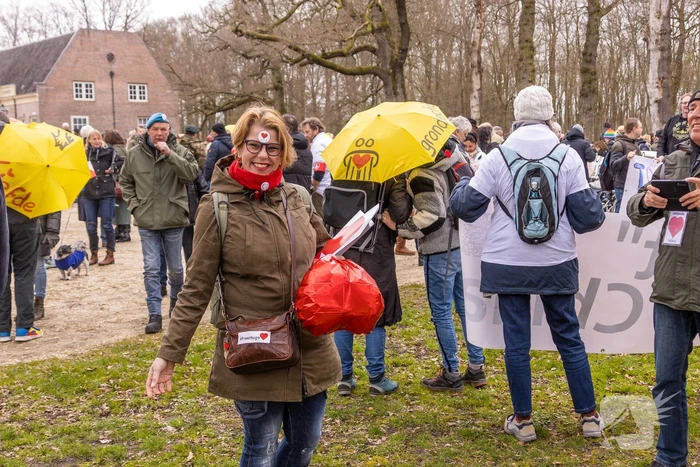 Demonstratie Kasteel Groeneveld tegen coronabeleid