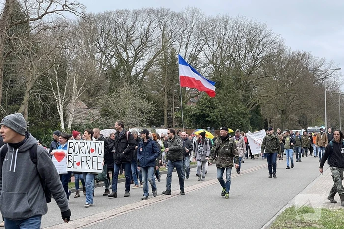 Demonstratie Kasteel Groeneveld tegen coronabeleid