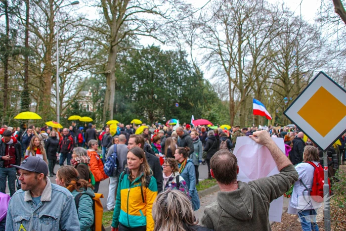 Demonstratie Kasteel Groeneveld tegen coronabeleid