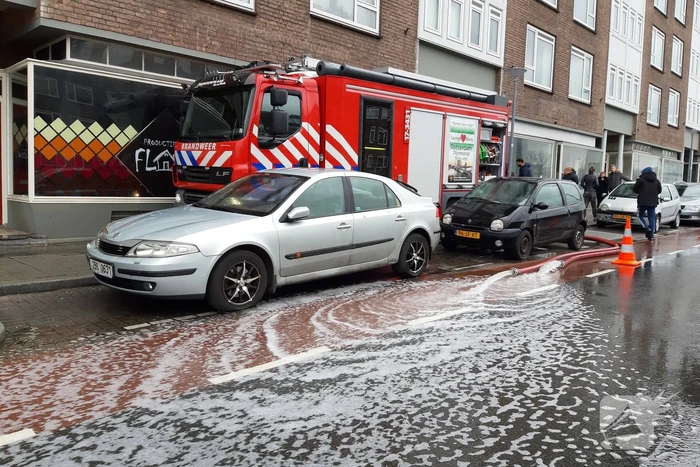 Brandweer pompt volgelopen kelder leeg