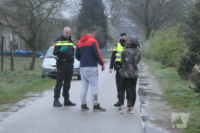 Bestuurder verliest macht over het stuur en belandt in bosschage