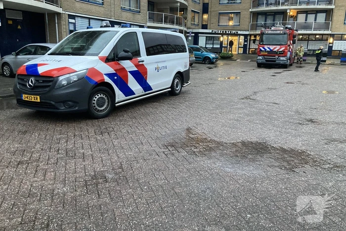 Waterlekkage op dak van seniorencomplex