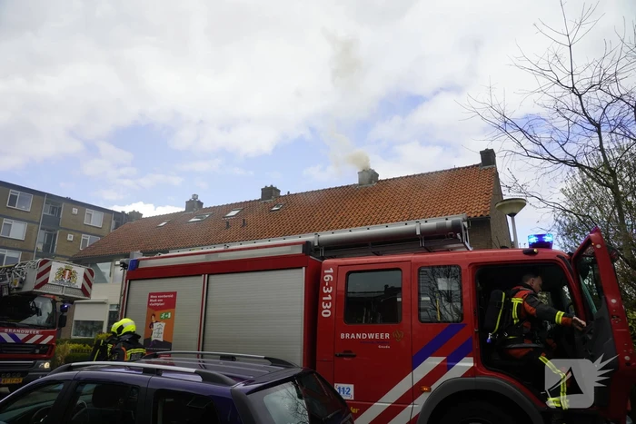 Veel rook bij brand in schoorsteen