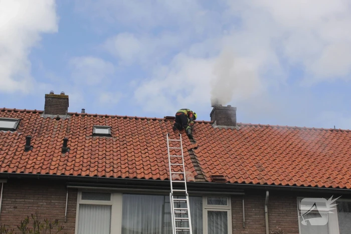 Veel rook bij brand in schoorsteen