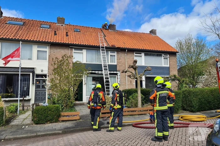 Veel rook bij brand in schoorsteen