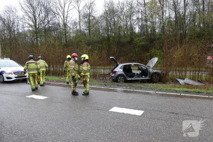 Meerdere hulpdiensten ingezet voor ongeluk met personenauto
