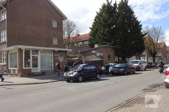 Kettingbotsing tussen drie voertuigen
