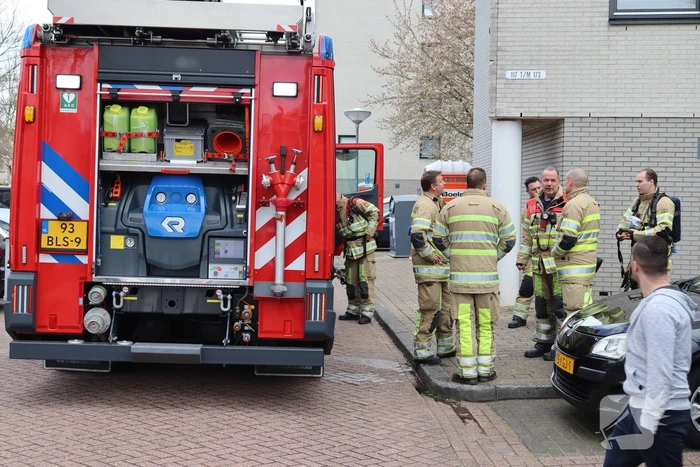 Brandweer ventileert woning na keukenbrand