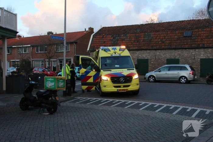Maaltijdberzorger onderuit met scooter