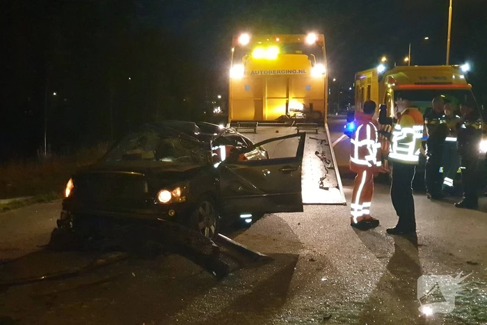 Auto vliegt over de kop