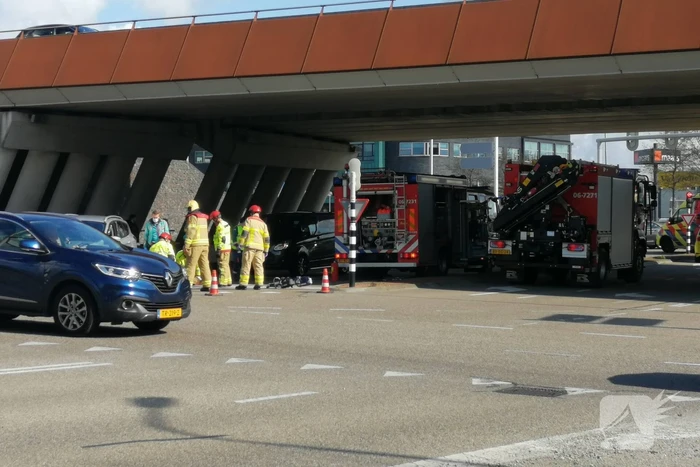 Twee auto's betrokken bij ongeluk op kruising