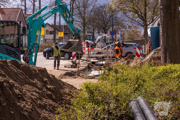 Waterleiding opengebarsten bij werkzaamheden