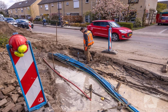 Waterleiding opengebarsten bij werkzaamheden