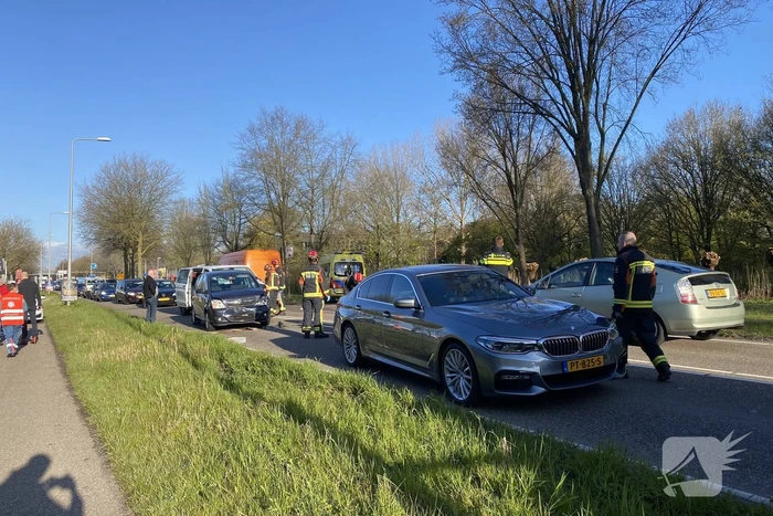 Taxibus met kinderen betrokken bij ongeluk