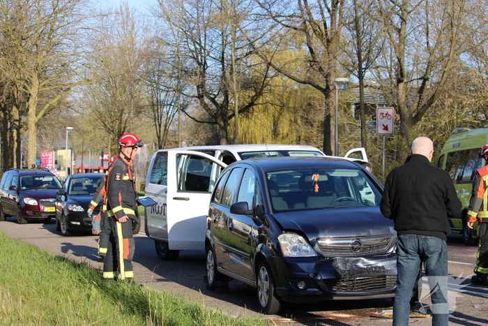 Taxibus met kinderen betrokken bij ongeluk