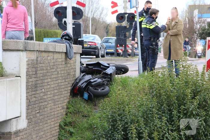 Scooterrijder gewond bij botsing met afslaande auto